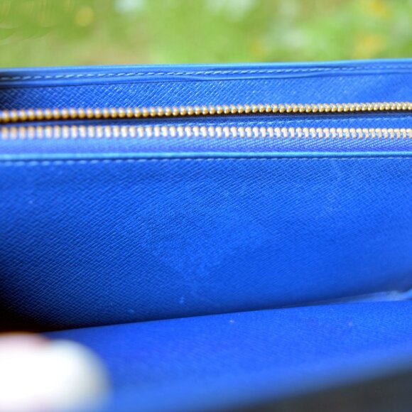 Louis Vuitton Epi Sarah Long Wallet Toledo Blue Pre-owned - Picture 8 of 12